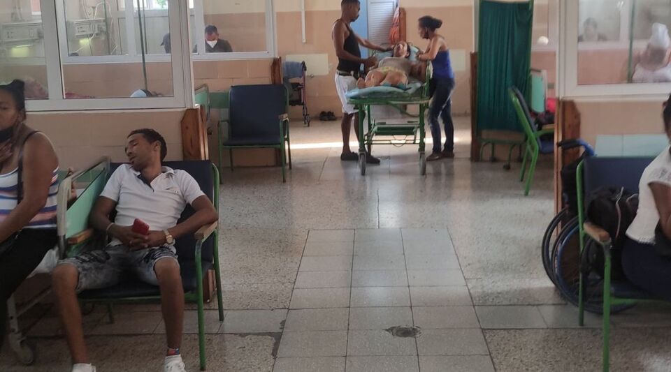 In the Calixto García hospital in Havana there is nothing, but everything is solved with money