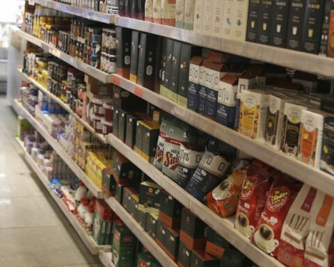 Inflation rises 0.59% in October, after three months of deflation