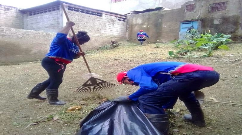 Inmerca performs cleaning tasks in the Municipal Market of El Cementerio