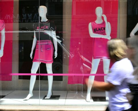 Institute advises not to fall into traps on Black Friday