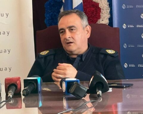 Investigate threat and persecution of journalist