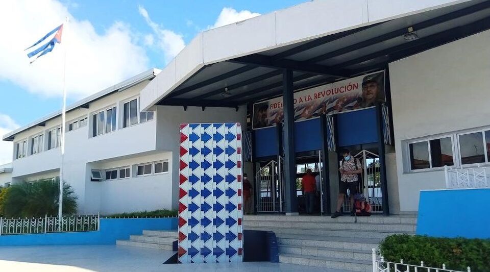 It is forbidden to enjoy the facilities of the new Sancti Spíritus Bus Terminal