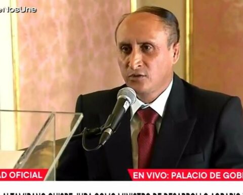 Juan Altamirano Quispe is sworn in as the new Midagri minister, replacing Patricia Ocampo Escalante