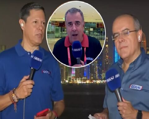 Juan Roberto Vargas had to replace Javier Hernández Bonnet, due to the "mandatory" condition of the commentator