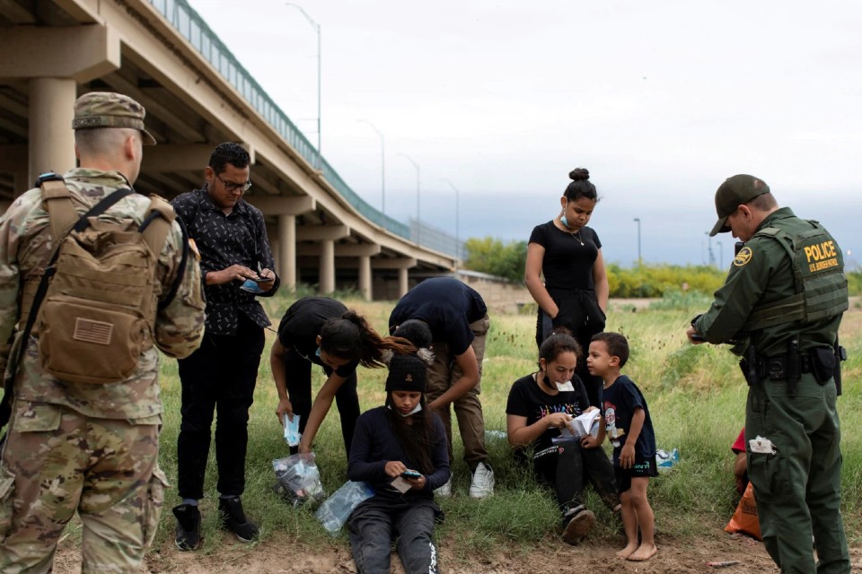 Judge prevents the United States from expelling migrants under Title 42 policy