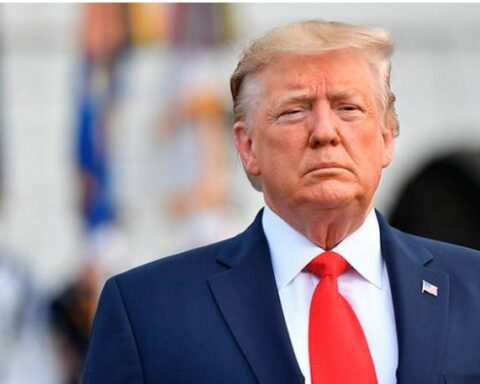 Judge rejects presidential immunity argument in case against Trump