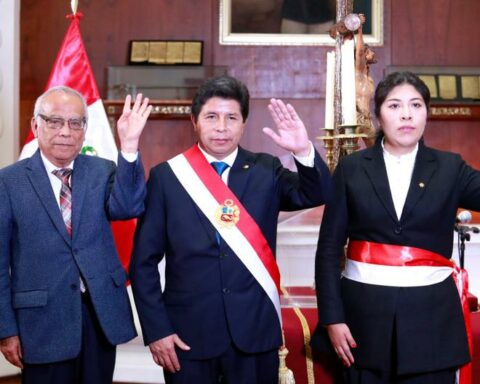 LIVE |  Betssy Chávez's Ministerial Cabinet will be sworn in tonight at the Palace