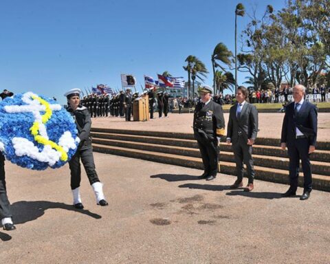 Lacalle Pou participated in the 205th anniversary of the National Navy