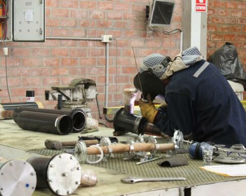 Lack of implementation of the Financial Leasing Law harms MSMEs, warns the AAP