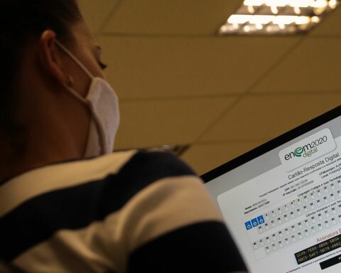 Learn how the Enem is corrected and how to use your notes