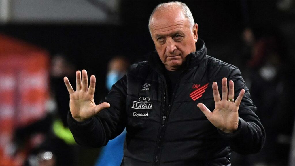 Luiz Felipe Scolari retires from the benches