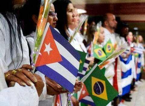 Médicos cubanos que cumplieron misión en Brasil