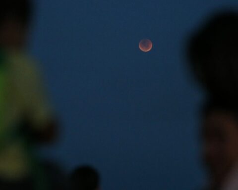 Lunar eclipse will have a Blood Moon in the early hours of this Tuesday