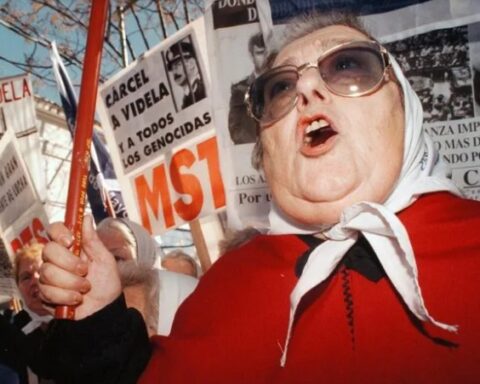 Maduro highlights Hebe de Bonafini's dedication to his cause