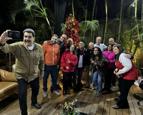Maduro meets with the PSUV political bureau