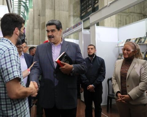 Maduro points out the importance of climate education in new generations