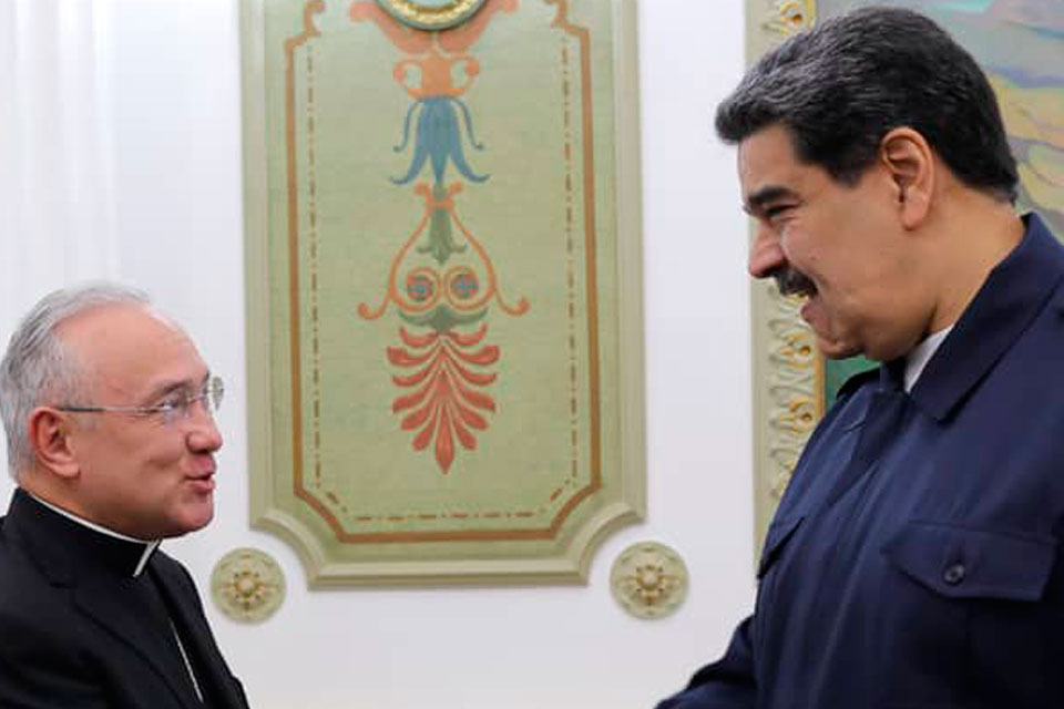 Maduro receives Vatican representatives in Miraflores