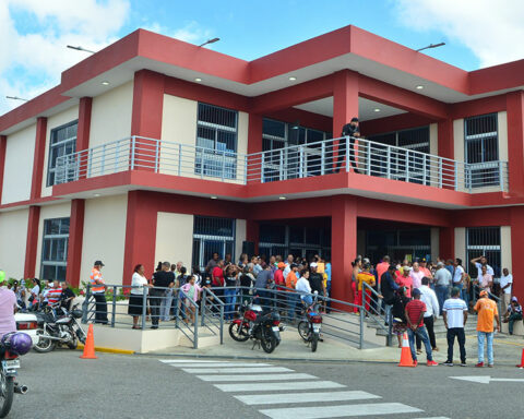Mayor Abel Martínez inaugurates the Beijing Market