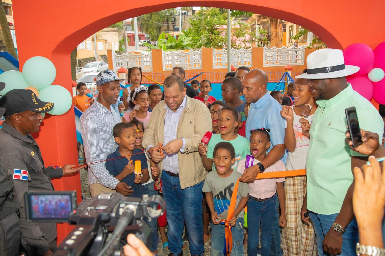 Mayor of SDN Carlos Guzmán delivers tenth fully renovated park