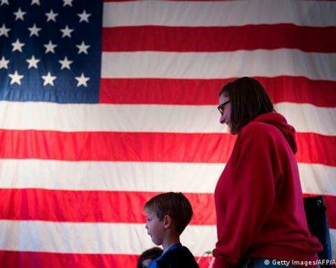 Mid-term elections: "An unprecedented moment in American history"