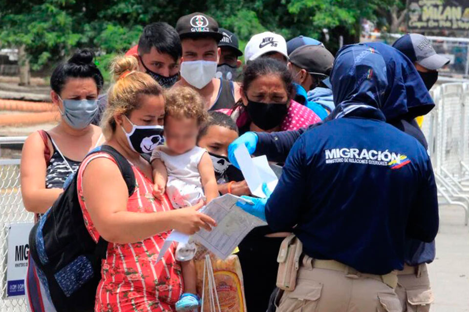 Migration Colombia makes schedules and requirements more flexible at border crossings with Venezuela