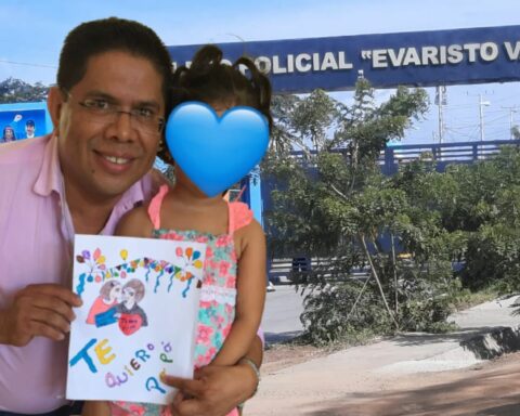 Miguel Mendoza turns 500 days without seeing his eight-year-old daughter