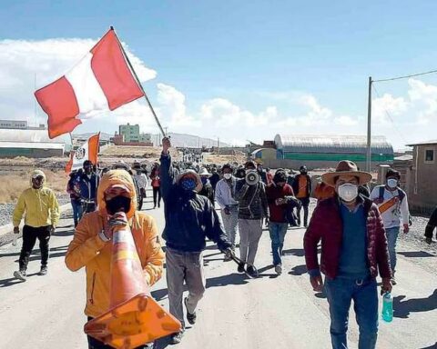 Mining Corridor in uncertainty: a group of residents restarted blockades in Espinar (PHOTOS)