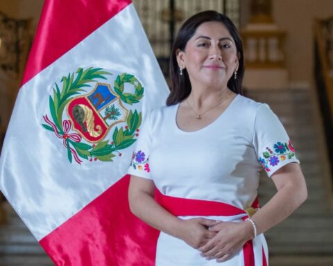 Minister Portalatino appoints a lawyer for the mother of Vladimir Cerrón in the Minsa