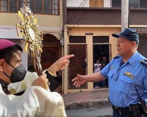 Monsignor Rolando Álvarez celebrates three months of "kidnapping and solitary confinement"