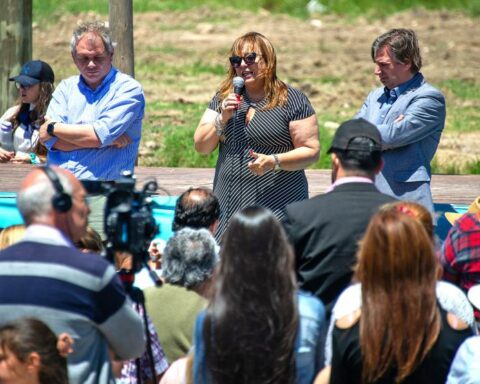 More than 50 families from the town of La Cruz accessed houses in Mevir