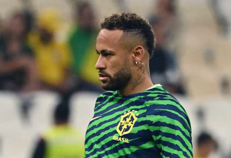 Neymar will not play against Cameroon either and Alex Sandro will also be absent