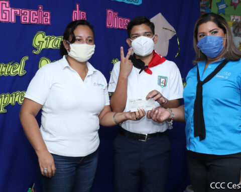 Nicaraguan regime gets ready to deliver under proselytism bonus for high school graduates