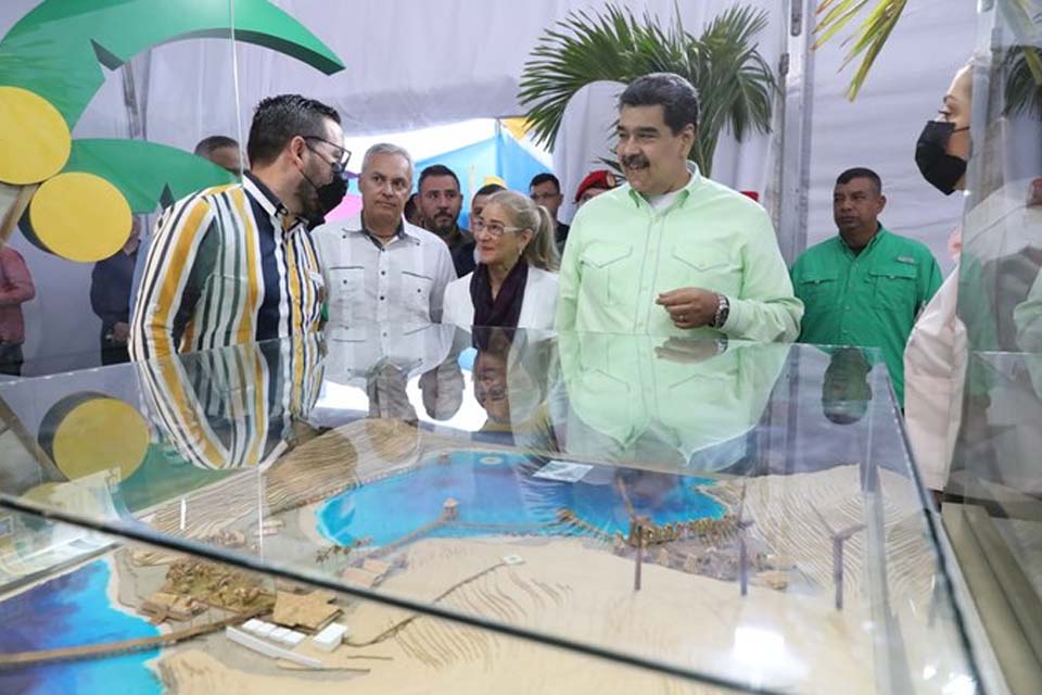 Nicolás Maduro orders the reactivation of credits in dollars for tourism