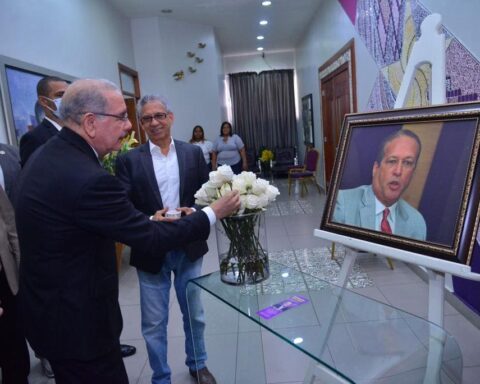 PLD realiza homenaje a Reinaldo Pared Pérez en el primer aniversario de su partida