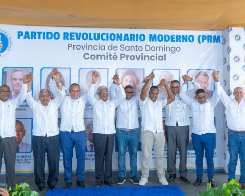 PRM juramenta Comité Provincial de Santo Domingo