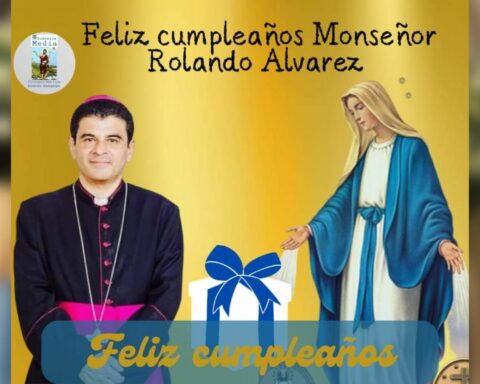 Parishioners sing "Las mañanitas" to their Bishop Álvarez in the Cathedral of Matagalpa