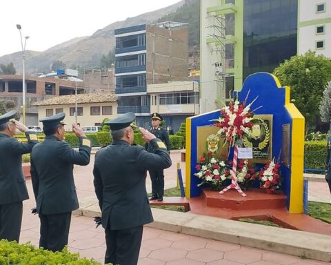 Police in Huancavelica commemorates its greatest hero Mariano Santos Mateo