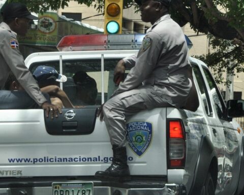 Policía mata integrante que atracaba en banda motorizada en Los Ríos