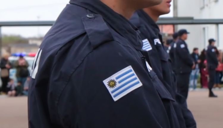 Policía