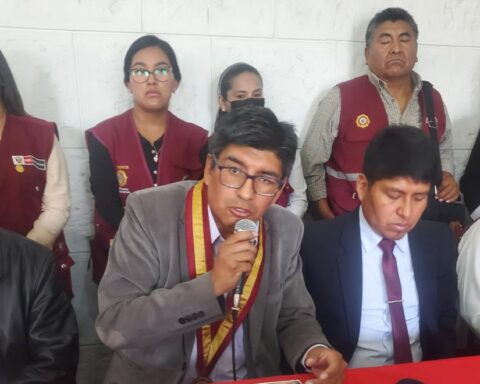 Prefect and sub-prefects of 8 provinces of Arequipa unite against the project that has to eliminate their positions