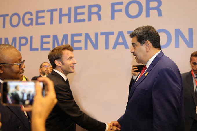 President Maduro meets with Emmanuel Macron at COP27