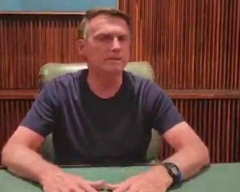 President asks protesters to clear highways across the country