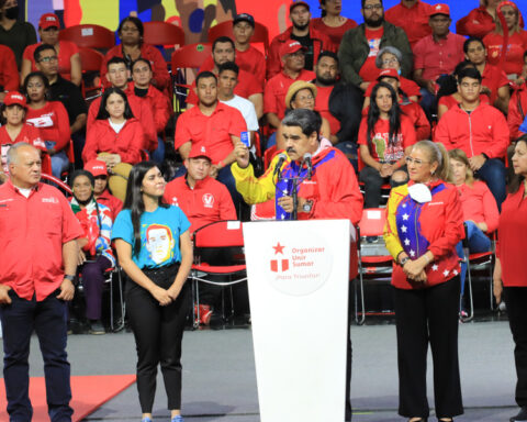 President ordered a restructuring of 1×10