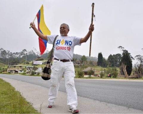 Professor Gustavo Moncayo, the 'walker for peace', passed away