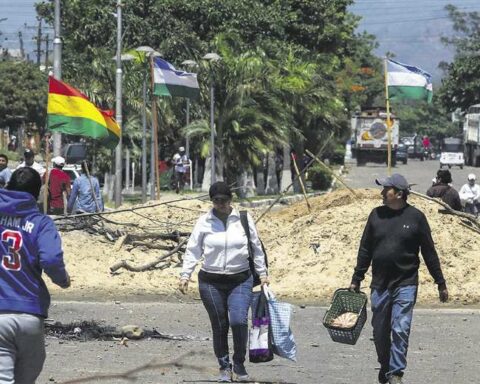 Prosecutor's Office rejects complaint against Minister of Government and MAS leaders for siege of Santa Cruz