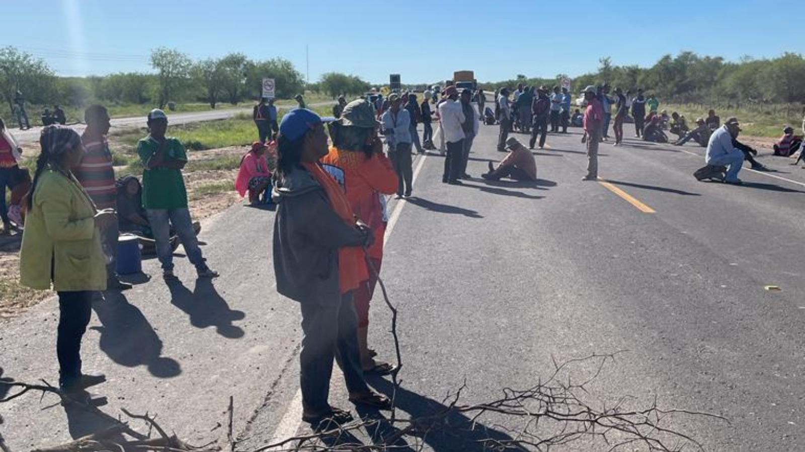 Protesters close route 09 and ask the SEN to attend to claims