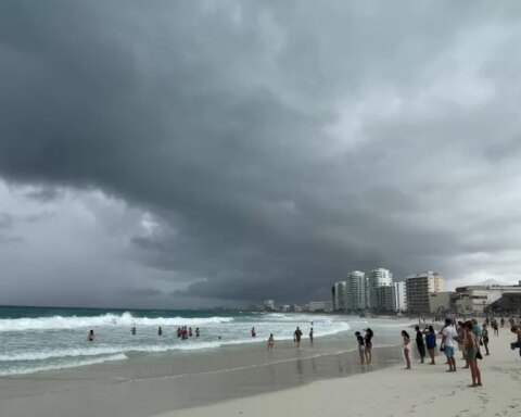 Quintana Roo and Campeche will suspend classes in six municipalities due to hurricane “Lisa”