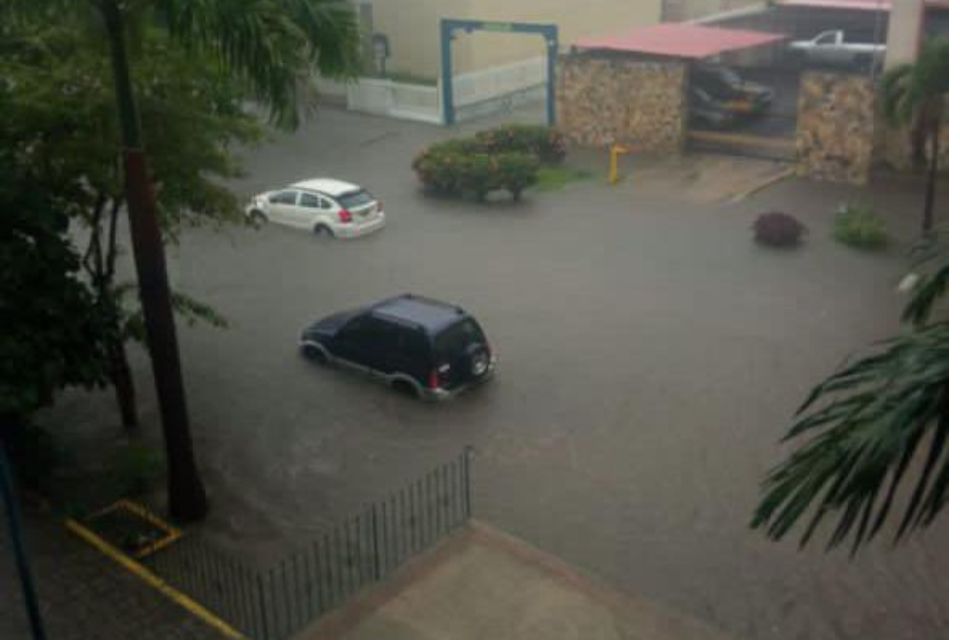 Rains in Aragua caused collapse and flooding in roads and residential areas