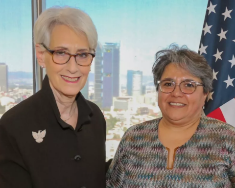Raquel Buenrostro meets with Wendy Sherman