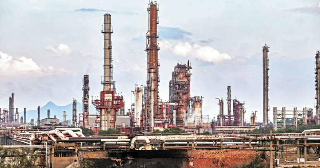 Refining reduces Pemex's finances